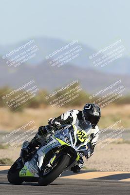 media/Oct-04-2025-CVMA (Sat) [[408bcdd6e4]]/Race 13-Amateur Supersport Open/